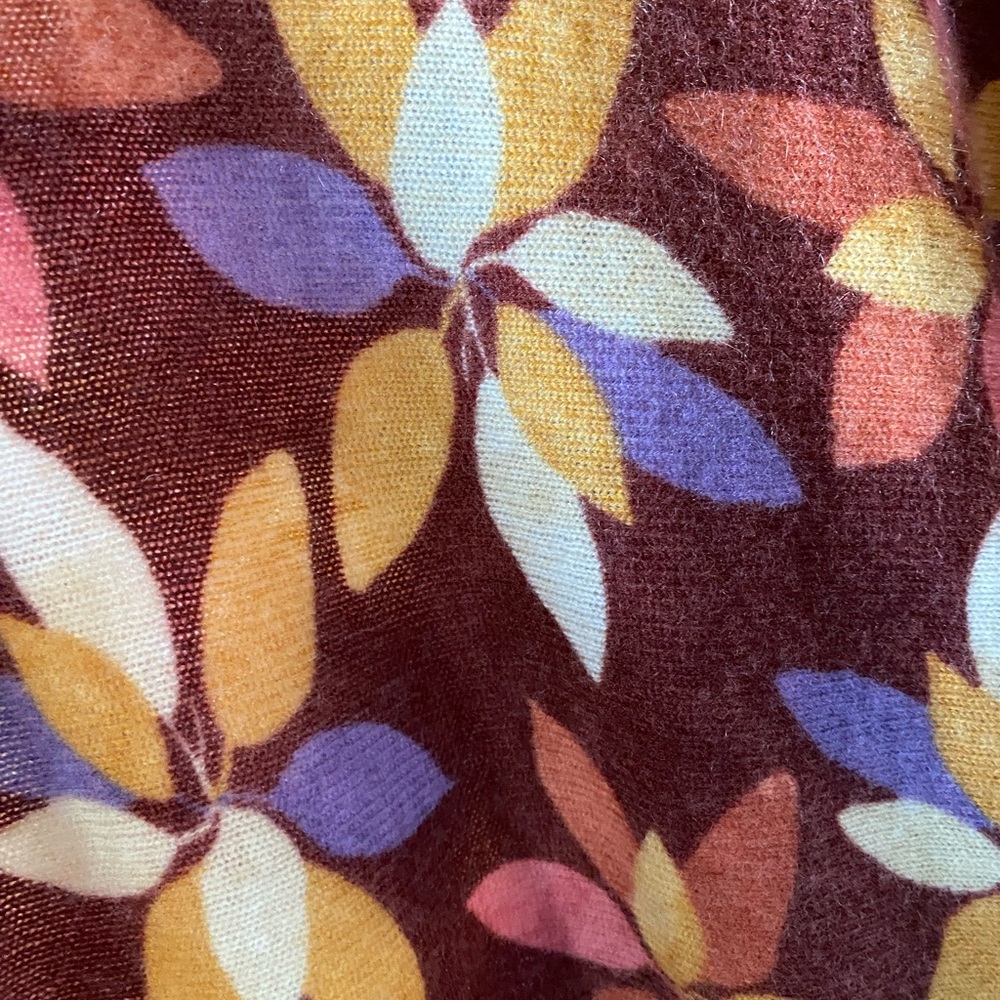 Garnet Hill Cashmere V Neck Sweater in Rich Fall Colors Size Medium - Picture 6 of 8